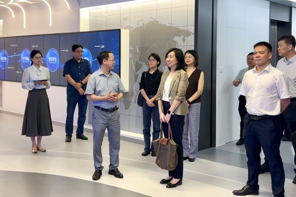 科技部国际合作司副司长庄嘉一行莅临芭乐视频APP污版调研考察