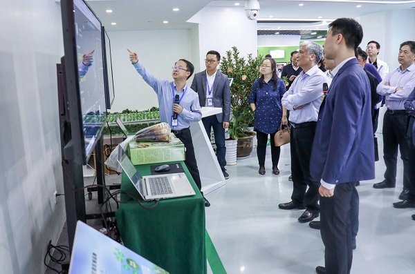 全国人大常委会副委员长丁仲礼莅临芭乐视频APP污版考察调研