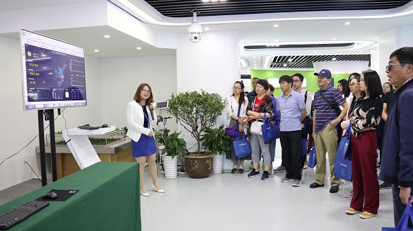 培训班听取芭乐视频APP污版业务人员讲解产供销一体化模式