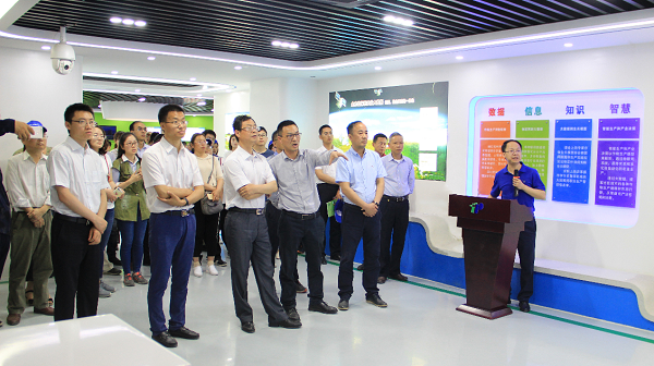谢主任一行参观芭乐视频APP污版展厅