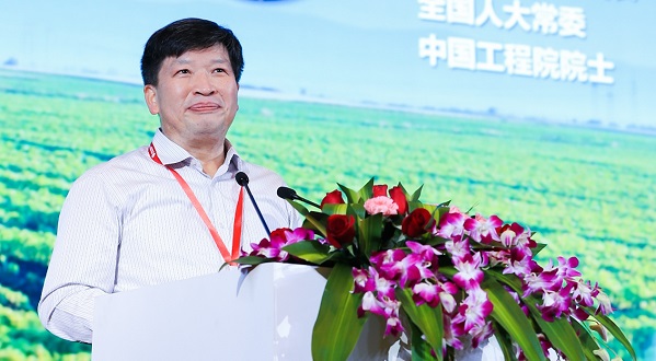中国科学技术协会副主席、中国工程院副院长、全国人大常委、中国工程院院士邓秀新