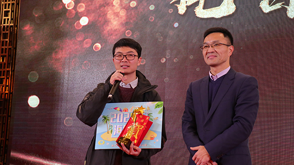 芭乐视频APP污版先进团队与个人的颁奖瞬间（部分）