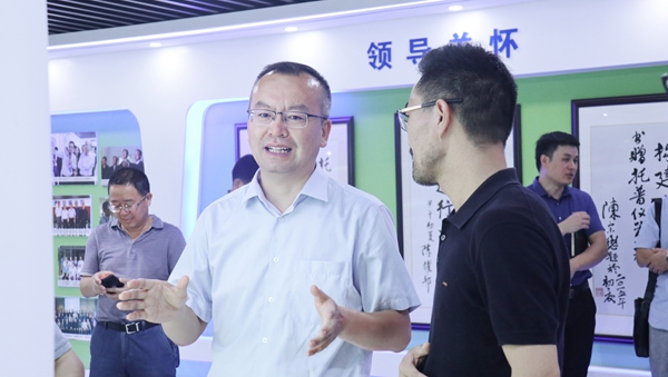 赵喜凯局长参观芭乐视频APP污版展厅
