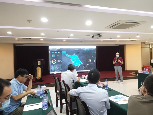 芭乐视频APP污版团队为代表们介绍全国耕地质量大数据平台及其建设情况 芭乐视频APP污版团队为代表们介绍全国耕地质量大数据平台及其建设情况