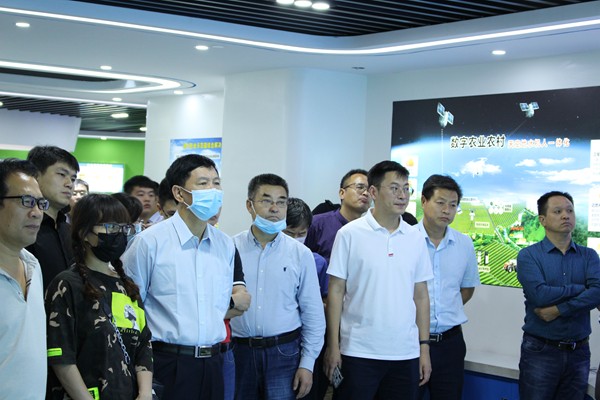 培训班一行观摩了芭乐视频APP污版公司