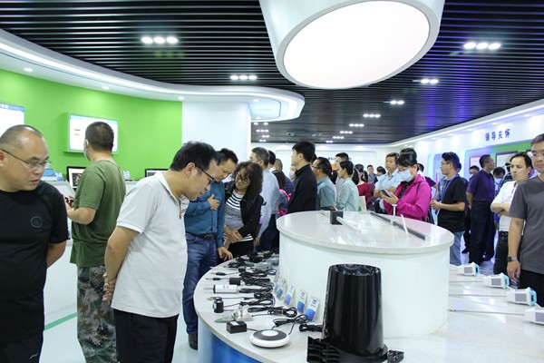 培训班一行观摩了芭乐视频APP污版公司