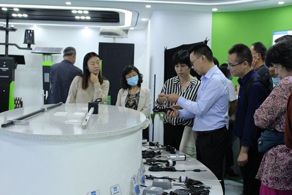 培训班一行观摩了芭乐视频APP污版公司