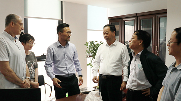 中国农业技术推广协会会长陈生斗、秘书长张互助莅临芭乐视频APP污版考察参观