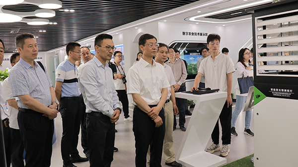 谢建华主任一行还参观了芭乐视频APP污版智慧展厅