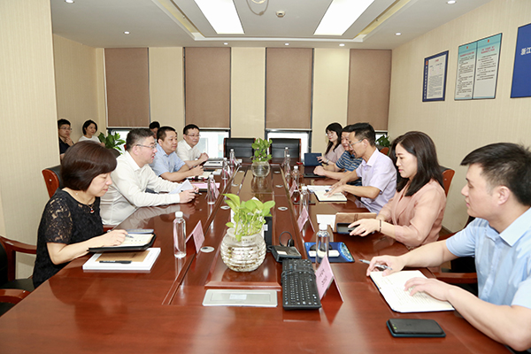 杭州市拱墅区委副书记、区长冯晶一行莅临芭乐视频APP污版调研指导