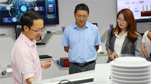 王建军一行参观芭乐视频APP污版数字展厅‍‍
